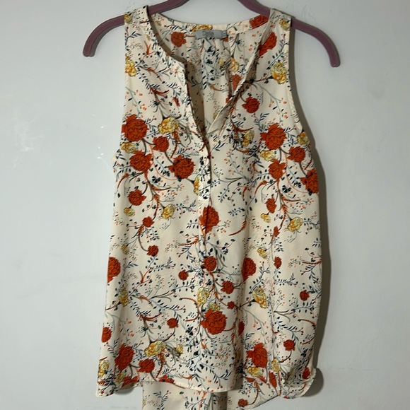 Dalia Blouse Tank. flower pattern.  Size medium - Picture 1 of 4